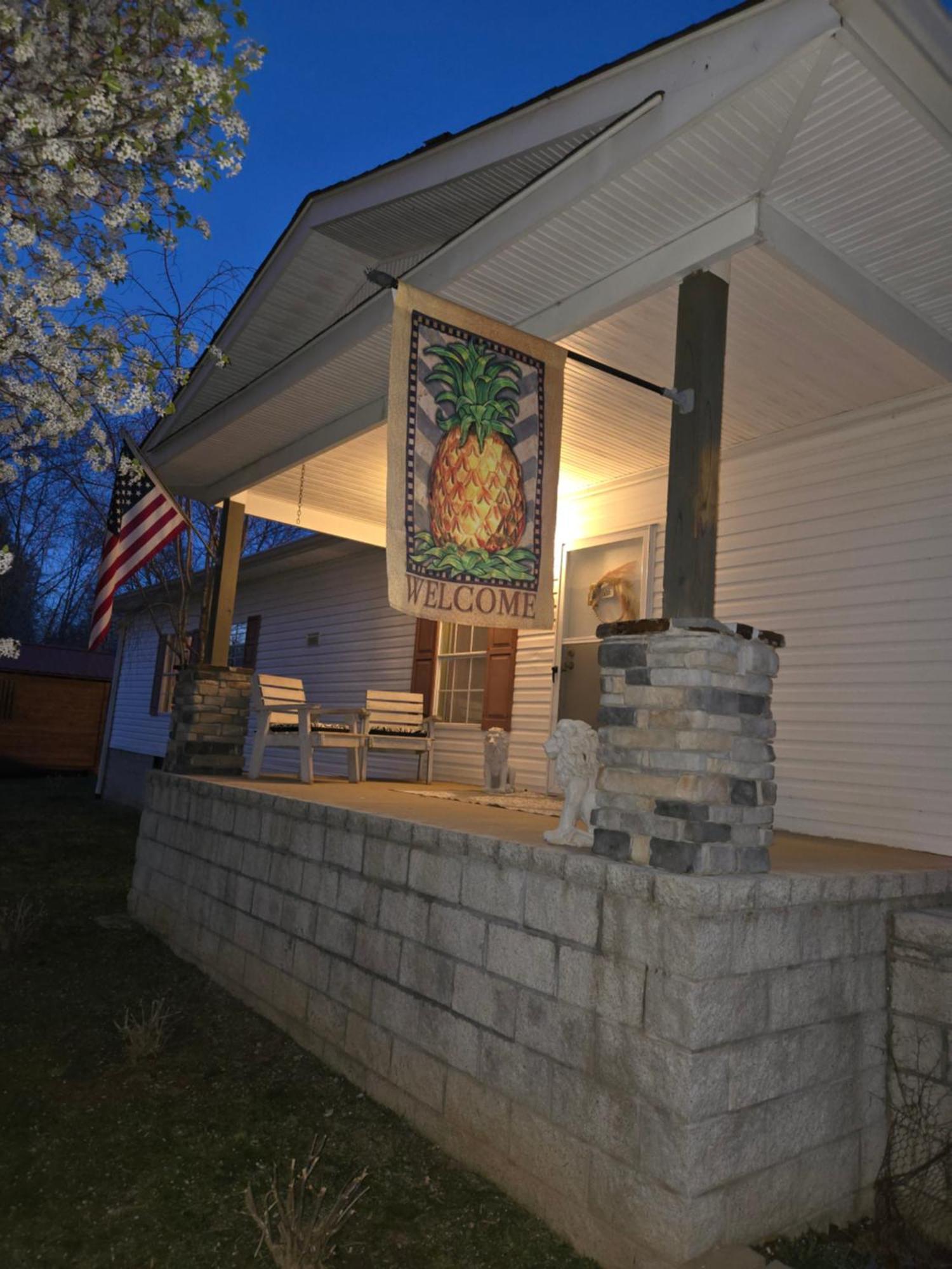 Flatt Creek Cottage Livingston Екстериор снимка